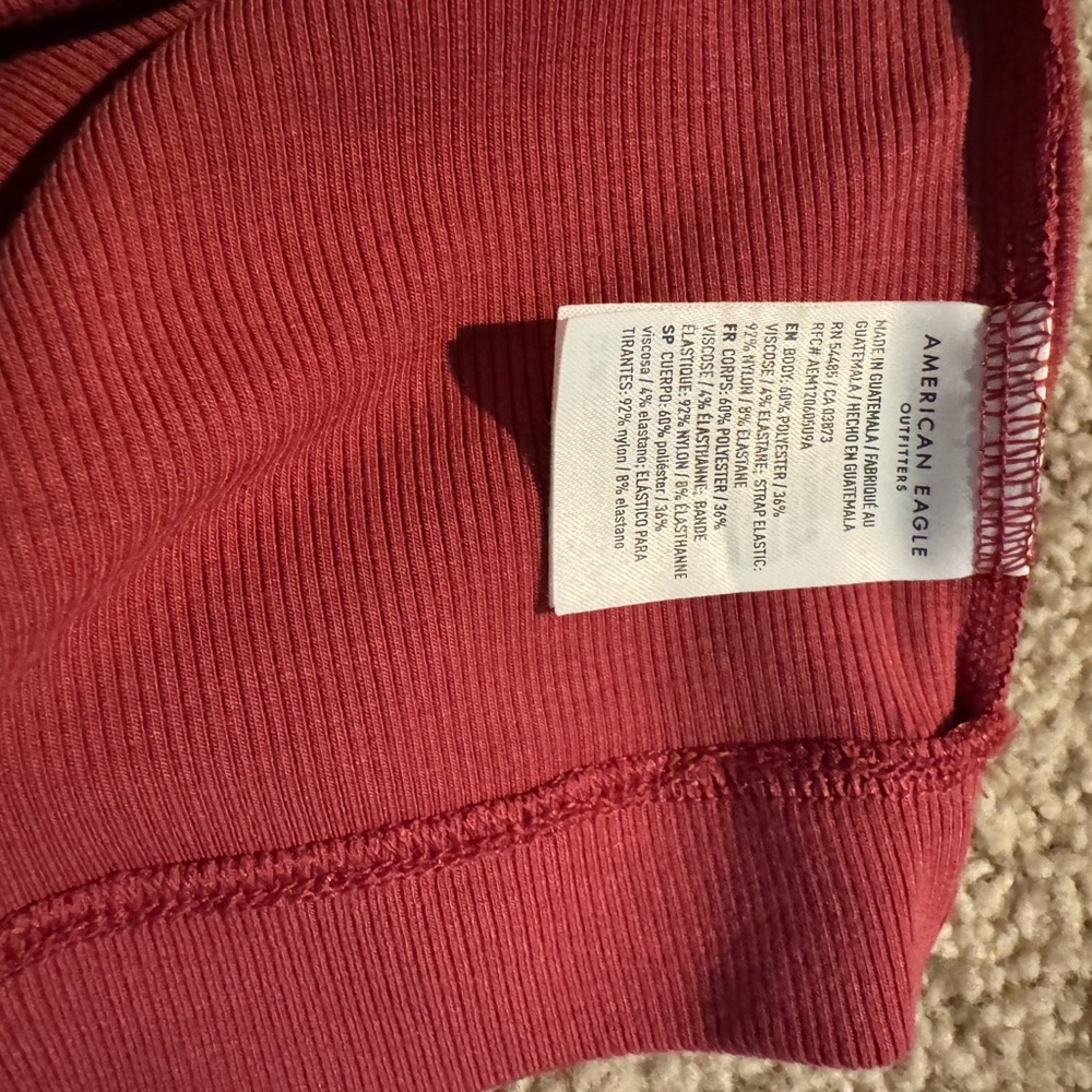 NWT American Eagle Outfitters Maroon Crop Top - Picture 4 of 4
